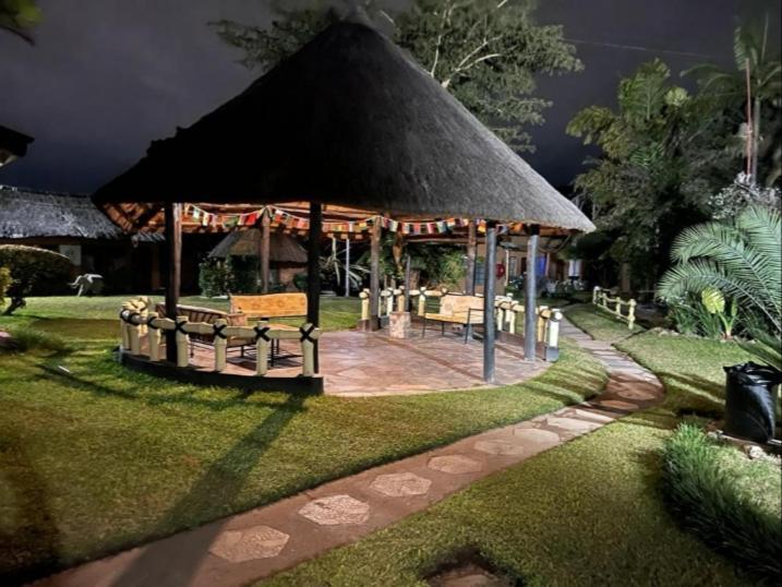Reed Mat Lodge Λουσάκα Εξωτερικό φωτογραφία